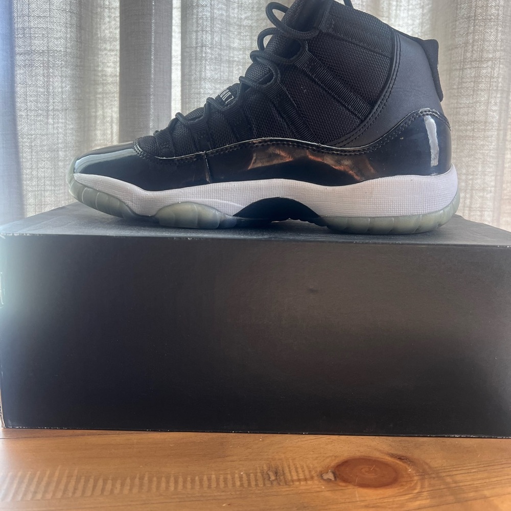 Jordan Black and White Sneakers High-Top Classic